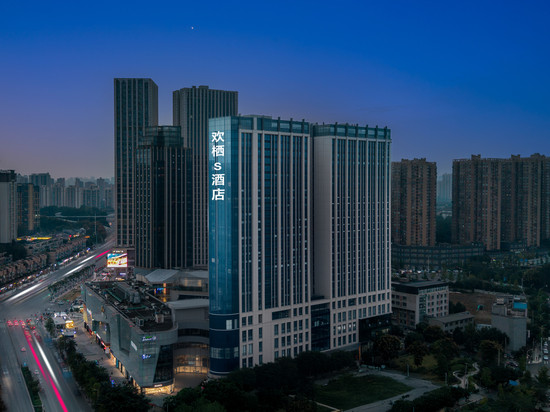欢栖S酒店(熊猫基地龙潭寺地铁站店)