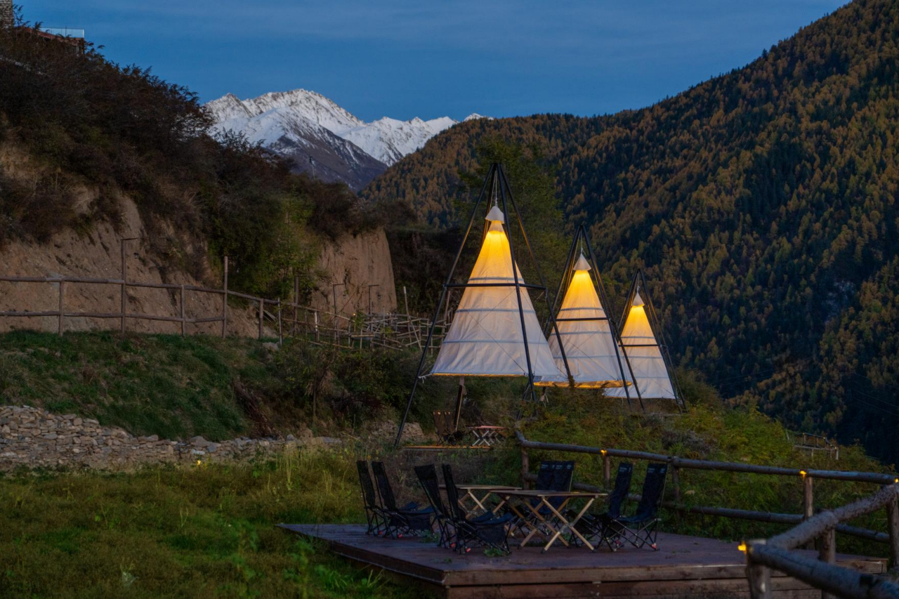 向春山·倦归丨半山隐墅(四姑娘山双桥沟景区店)图片