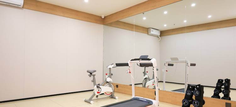 新一百酒店(丹东火车站鸭绿江断桥店)图片