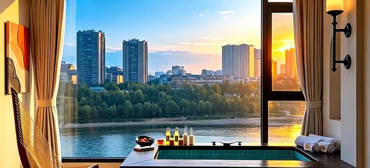 西双版纳景洪云澜夕上·高空江景设计酒店(告庄西双景星光夜市店)图片