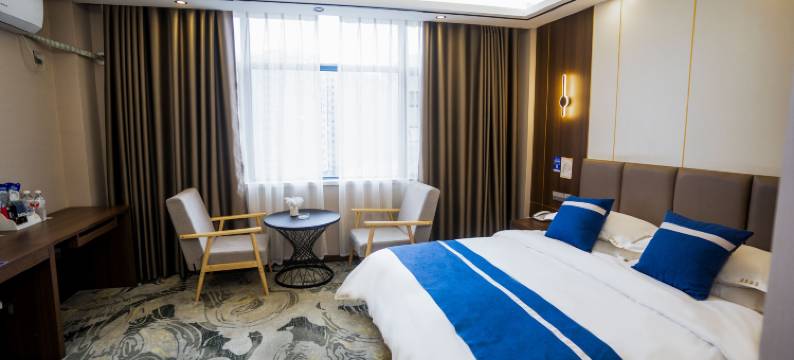 普安豪尊民族风情酒店图片