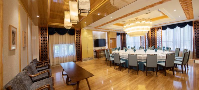 乌鲁木齐浙北大酒店(福润德购物中心新疆古生态园店)图片