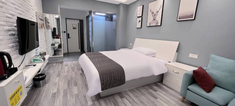 曲靖依·云端酒店(万达店)图片