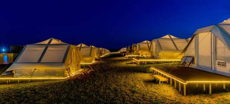 阿斯嘎火山露营地图片