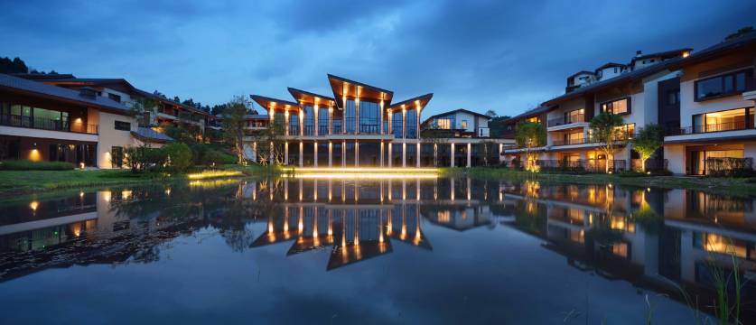 阆中水城嘉舟丽港酒店