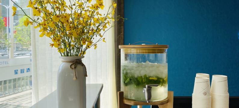 里奢酒店(合肥三里街地铁站店)图片