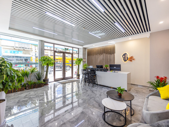 兰州洲豪假日酒店(兰州南关夜市店)