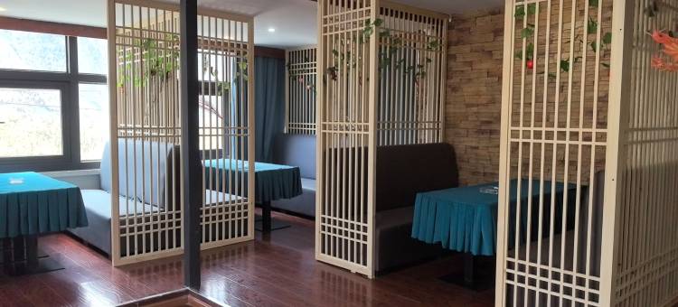 森湖之畔酒店图片