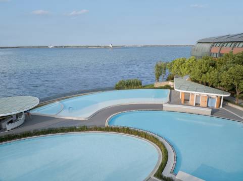 上海滴水湖洲际酒店图片