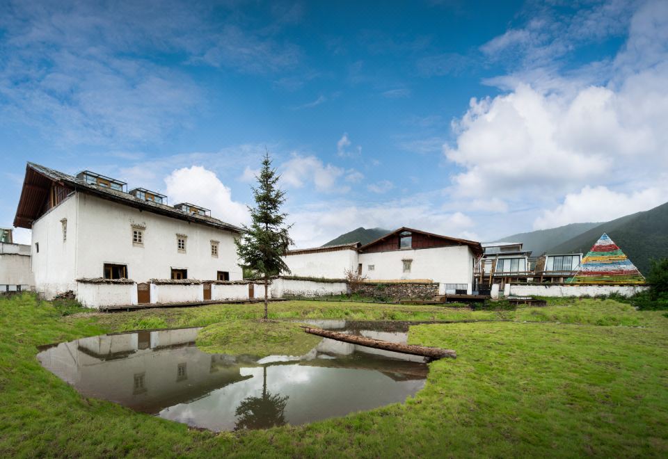 既见·萨洛颐｜香格里拉庄园（纳帕海景区店）外景图