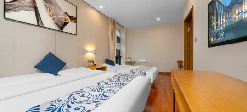 轻住·旅家美居酒店(武汉欢乐谷仁和路地铁站店)图片