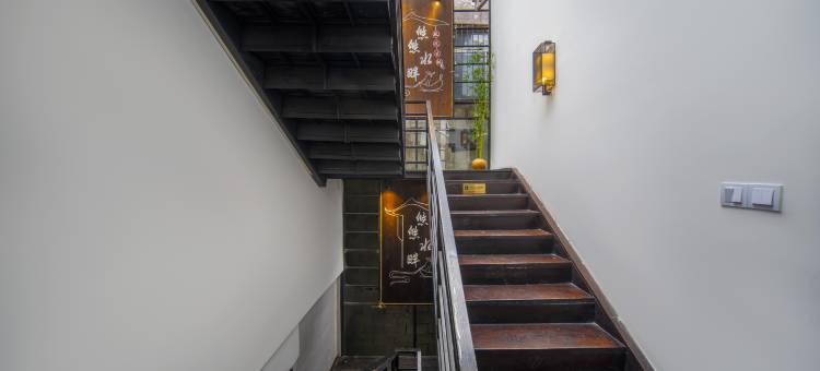 悠悠水畔•高端江景民宿(凤凰古城景区南华门店)图片