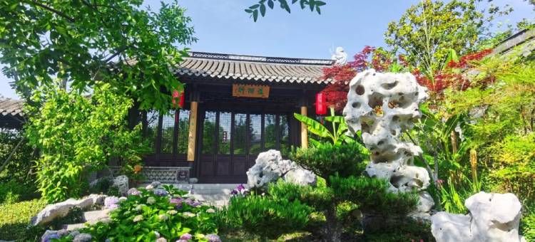 南京•尚客优MOMMYSWOWWINOWWORLDBIG酒店(中山陵麒麟门地铁站店)图片