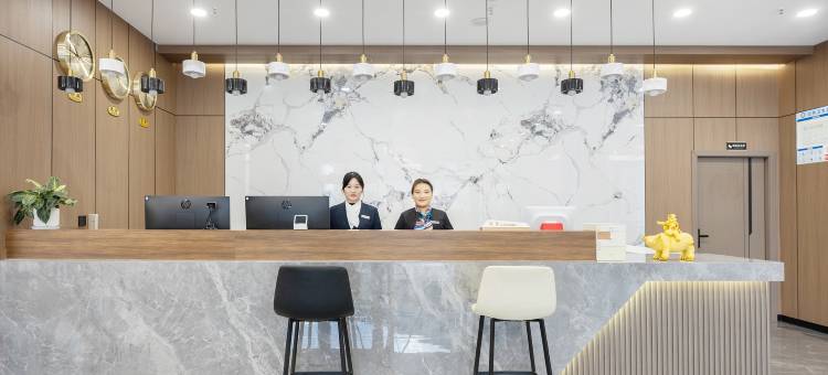 麗景·都玛大酒店(绿春县高级中学店)图片