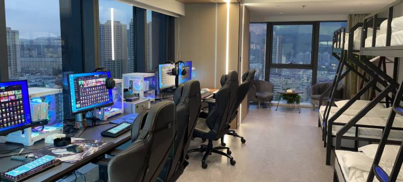 蓝速电竞民宿(兰州中心SOHO店)图片