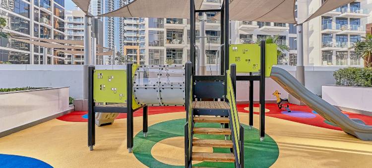 bnbme | 现代公寓，配有泳池和健身房 | 距离市中心12分钟(bnbme | Modern Apt with Pool & Gym | 12 min to Downtown)图片