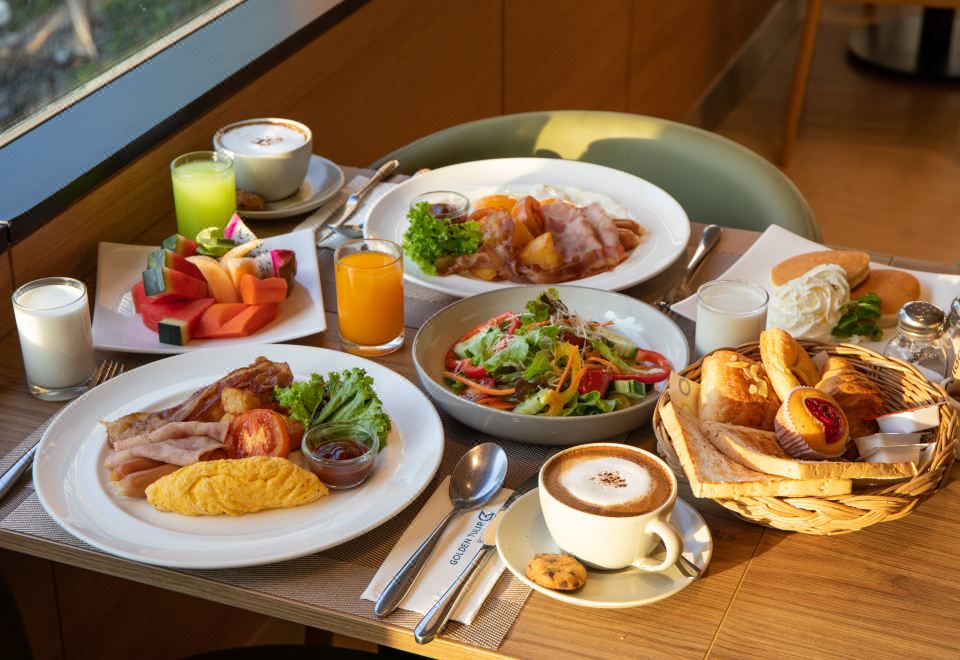 Golden Tulip Mandison Suites Over view