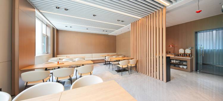 逸睿YIRI酒店(少海湿地公园店)图片