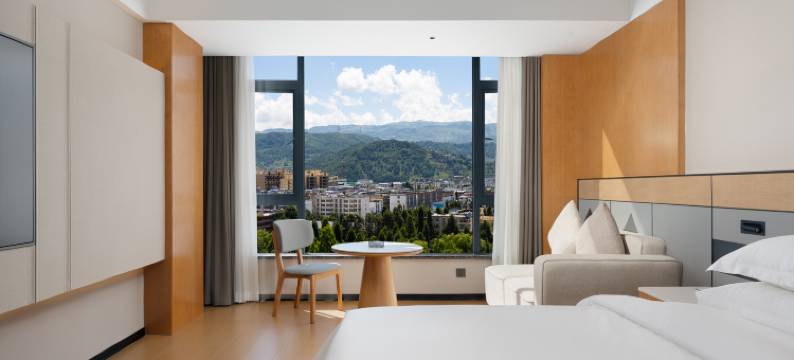 玛多伦酒店(昭觉火把广场店)图片