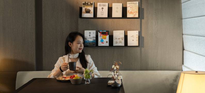 张家界国家森林公园标志门亚朵酒店图片