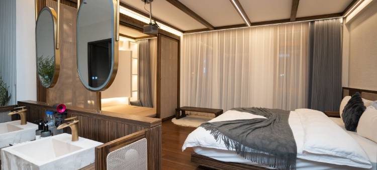 蓝馨梦丨雪隐野奢酒店(中国雪乡雪韵大街店)图片