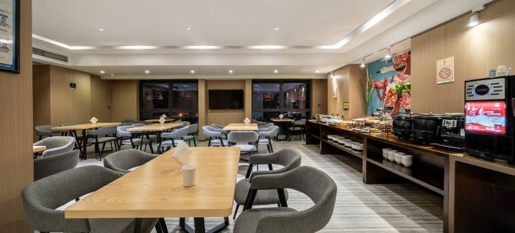瑞尔·潮曼酒店(广元万达广场政务中心店)图片