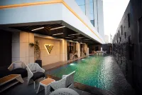 The V Hotel - 5 Sao