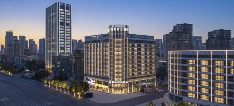 艺龙安云酒店(青岛金沙滩天目山路地铁站店)图片