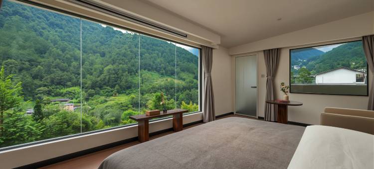 四时温泉私汤度假酒店(海螺沟冰川森林公园店)图片