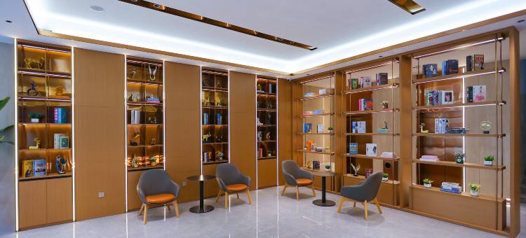 新龙智能酒店(龙岩万宝广场动车站店)图片