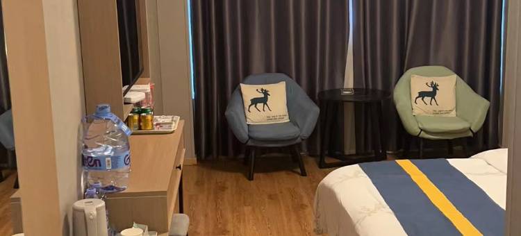 5+2精品酒店(平邑滨水雅园店)图片