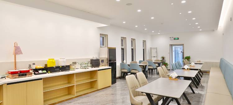 白玉兰酒店(沈阳联合路合作街地铁站店)图片
