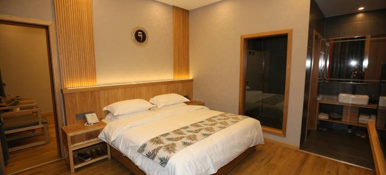 久治玉澳酒店图片