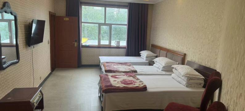 杂多银龙宾馆图片