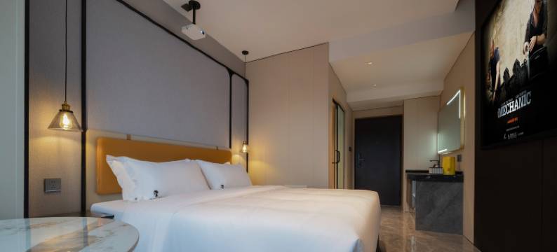 潜台词UN酒店(汇金天虹购物中心店)图片