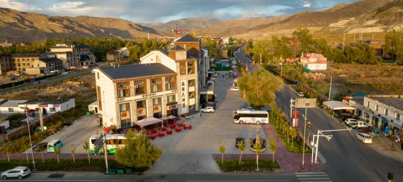 可可托海蕴强大酒店图片