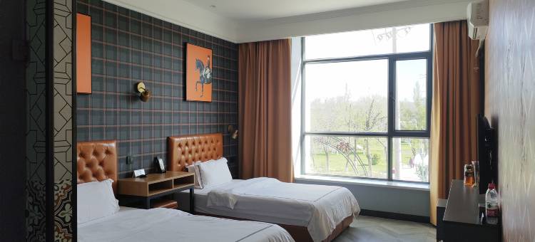 怡兰美宿酒店(塔城红楼博物馆文化广场店)图片