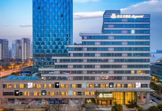 Magnotel (Zhenjiang South Railway Station Greenland Plaza Branch)Hotel Overview