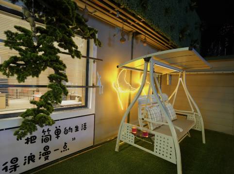 恬觅酒店(青岛台东步行街海泊河地铁站店)图片