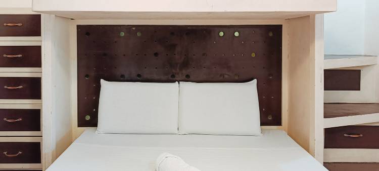 伊利纳斯酒店及餐厅(Hotel Elinas and Restaurant)图片