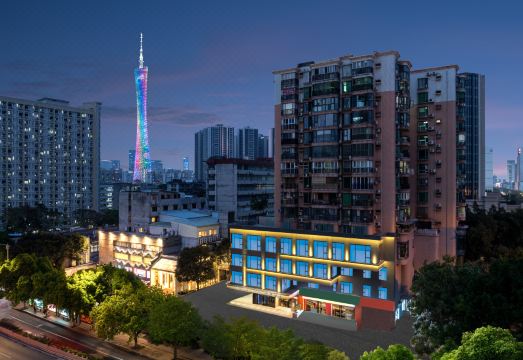 广州塔新港中路轻居酒店外景图