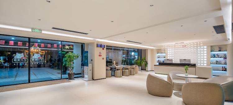 西双版纳景洪辰心度假酒店(告庄星光夜市店)图片