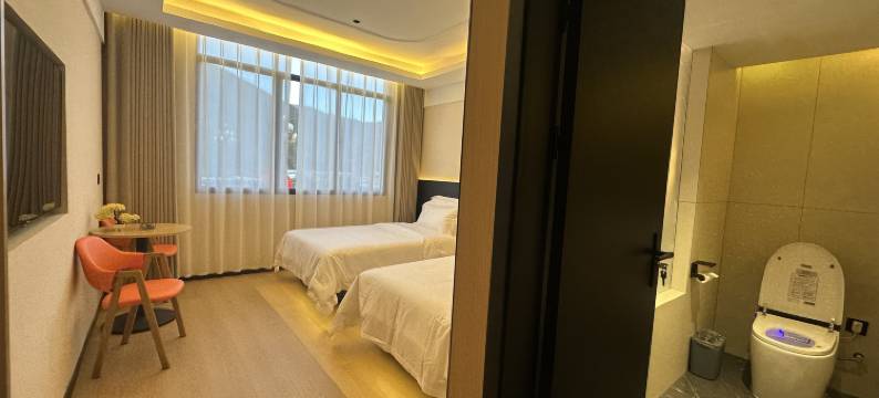 炉霍卡瓦洛日大酒店图片