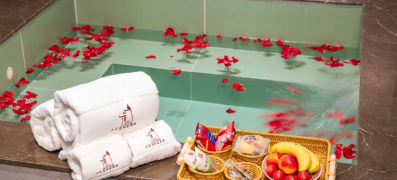 十三月温泉民宿(忻州古城店)图片