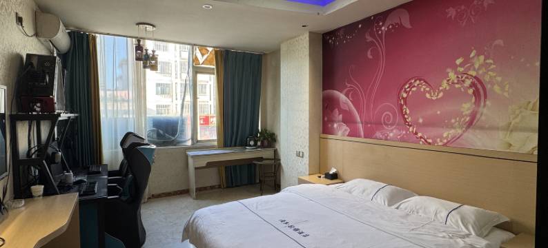 铭阳电竞酒店(郑州高铁东站店)图片