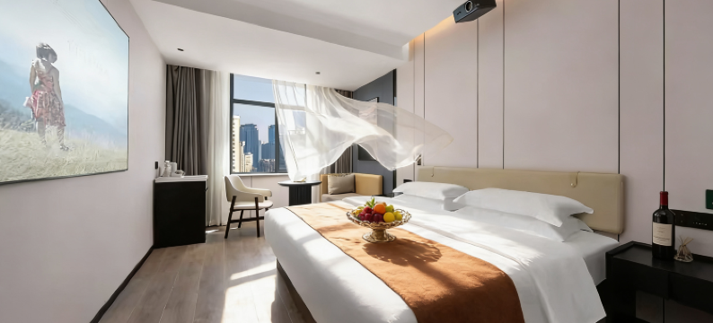 新泰•依朵WCYBERPUNKDESIGNCINE高空城景•酒店(光明路汽车总站店)图片