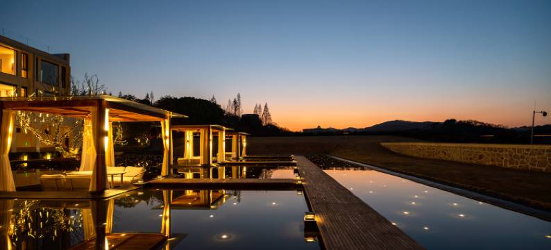 南京澹兮·珍珠泉温泉湖畔山居图片