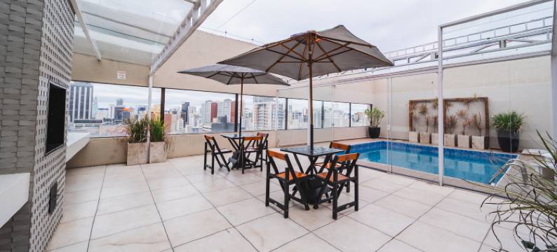 由纳赛母公司经营的维多利亚别墅库里提巴酒店(Hotel Victoria Villa Curitiba by Nacional Inn)图片