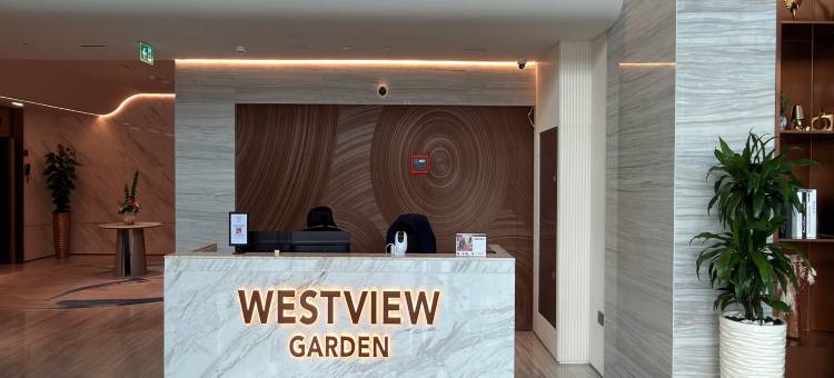 Westview Garden Spacious Balcony Room with Pool Gym Access in JVC图片