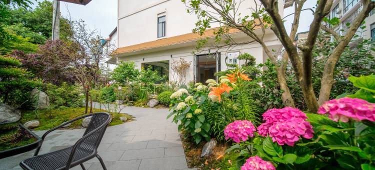张家界麓隐山居民宿(七十二奇楼高铁西站店)图片